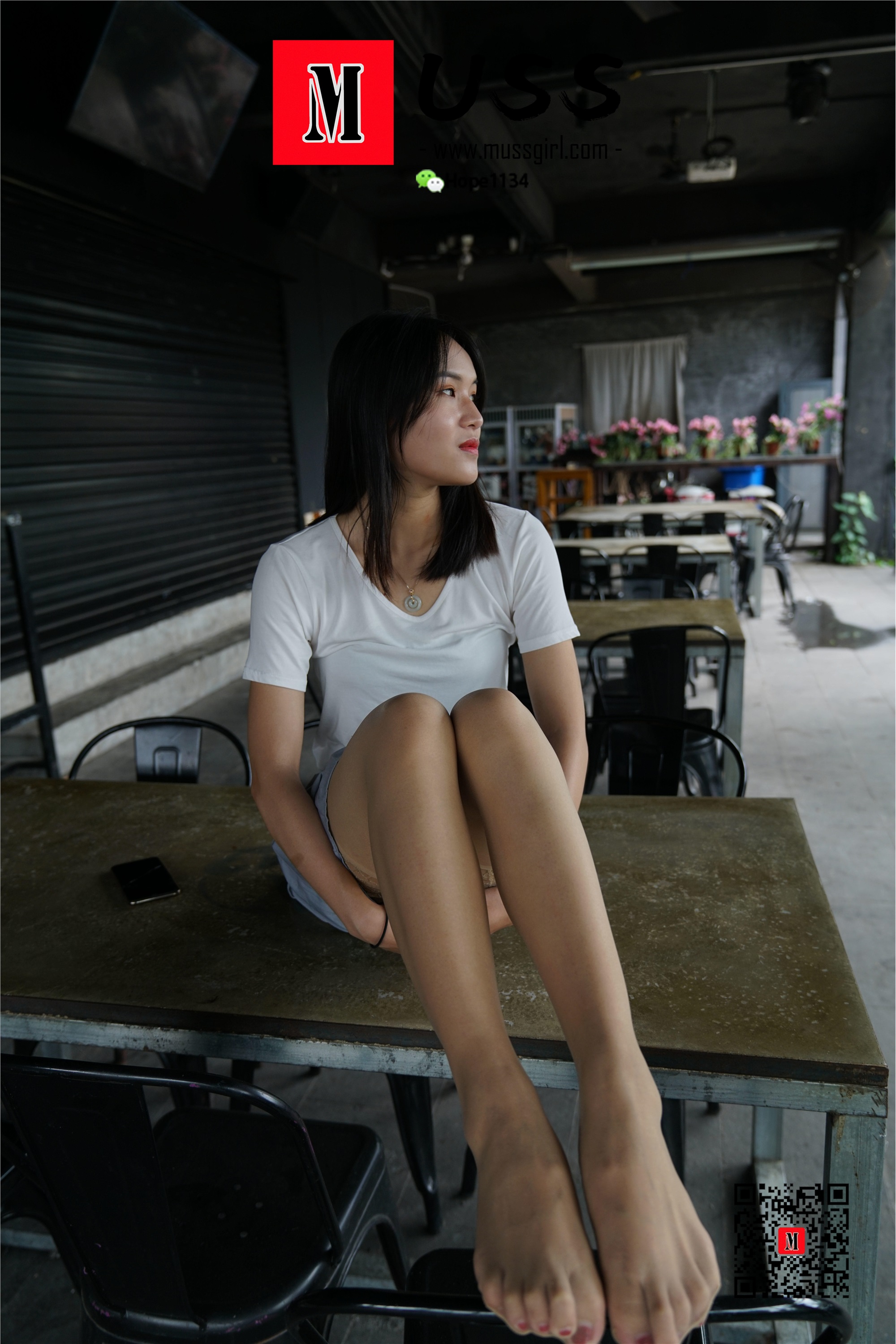 MussGirl慕丝女郎  NO.032 陈老师长筒蕾丝与少女裙搭配的清纯性感